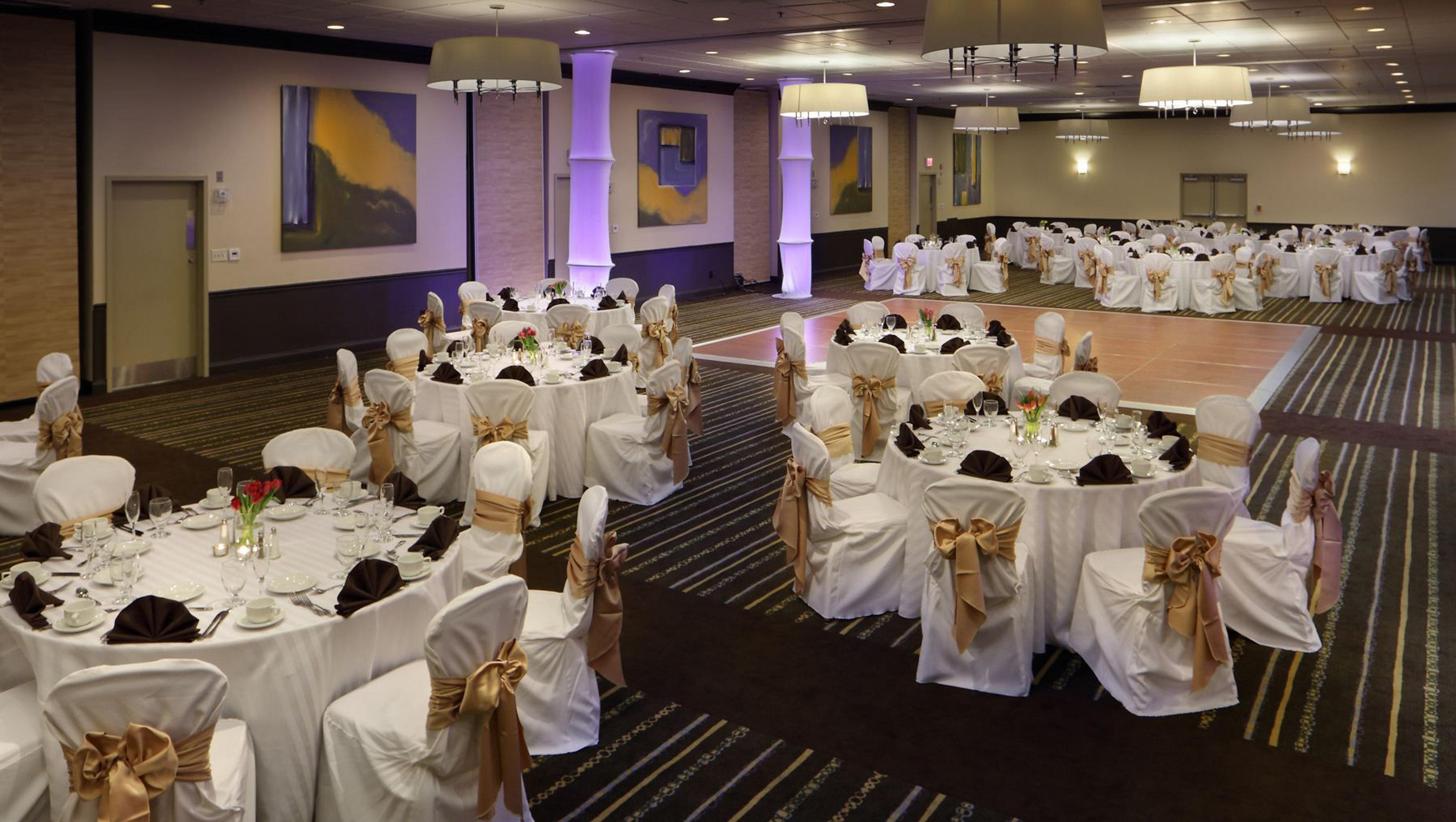 Holiday Inn Boston - Cambridge Area By Ihg Somerville Exterior photo