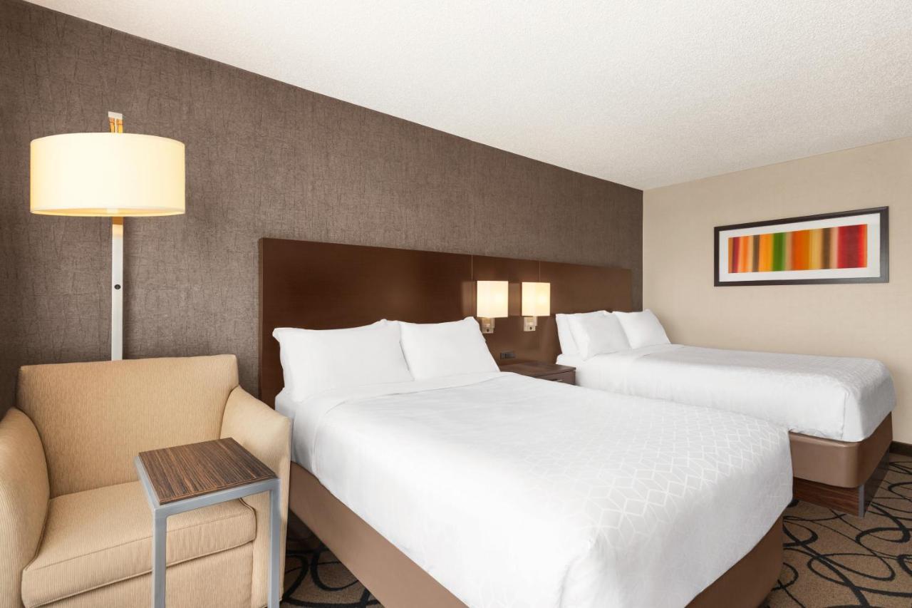 Holiday Inn Boston - Cambridge Area By Ihg Somerville Exterior photo