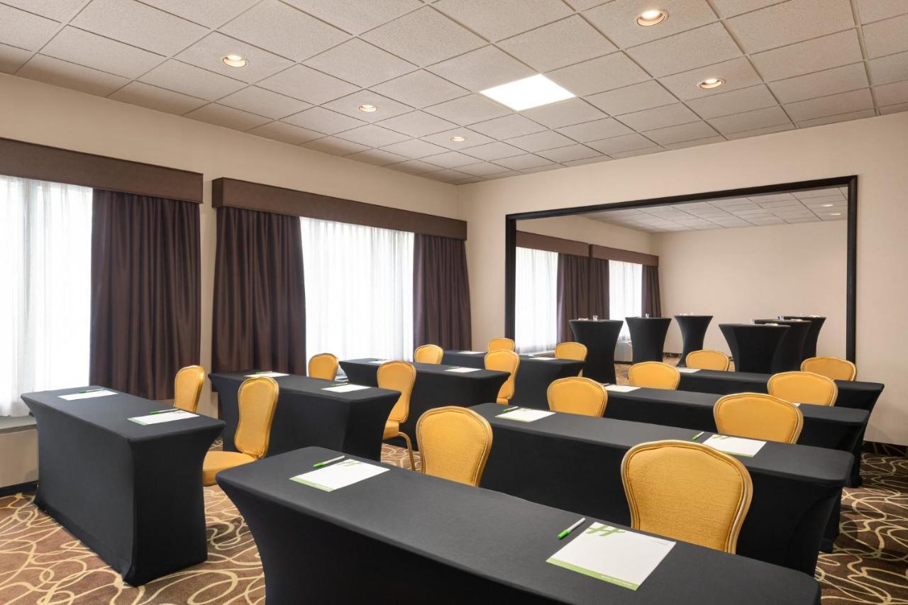 Holiday Inn Boston - Cambridge Area By Ihg Somerville Exterior photo