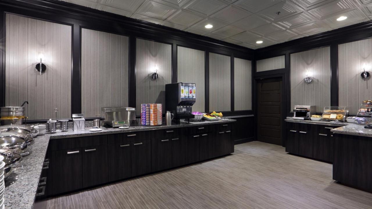 Holiday Inn Boston - Cambridge Area By Ihg Somerville Exterior photo