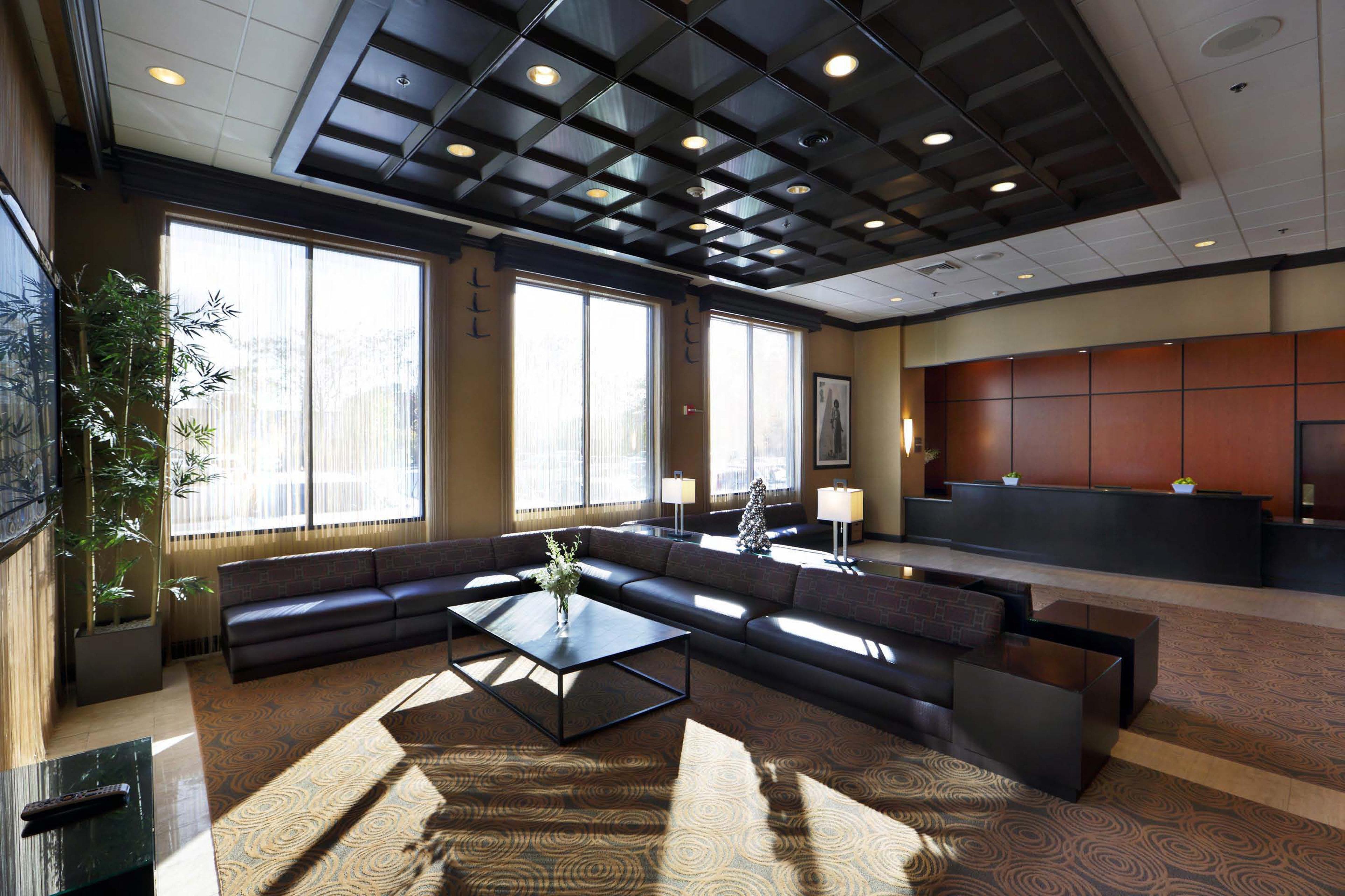 Holiday Inn Boston - Cambridge Area By Ihg Somerville Exterior photo