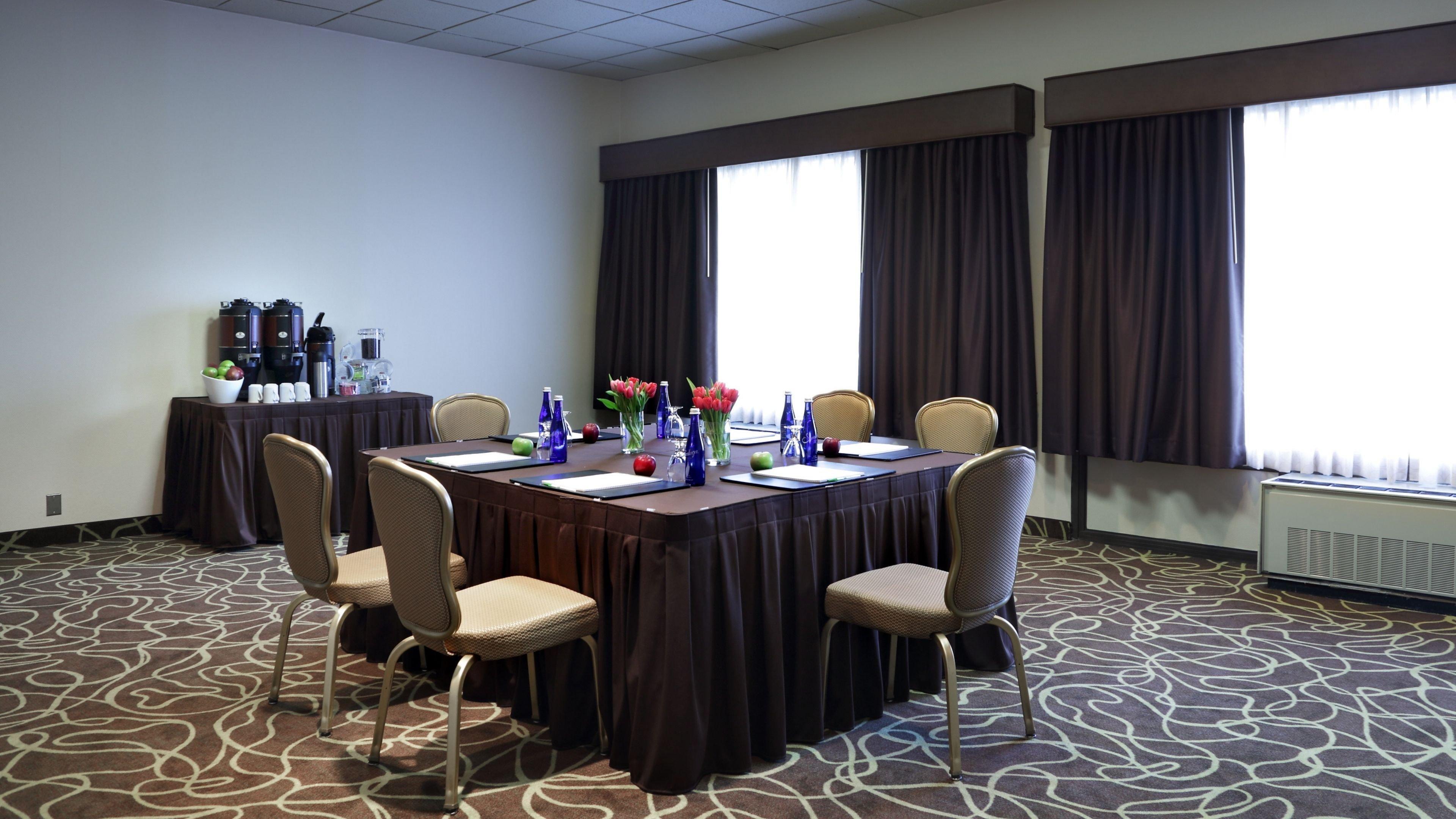 Holiday Inn Boston - Cambridge Area By Ihg Somerville Exterior photo